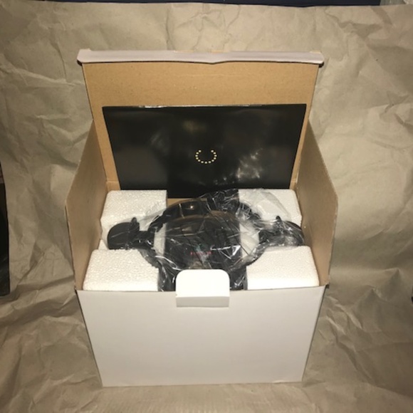 Curtis Stone Stuffed Waffle Maker w/ Recipes - New in Box - Picture 13 of 16